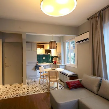 Superior Refurbished Flat In The Heart Of