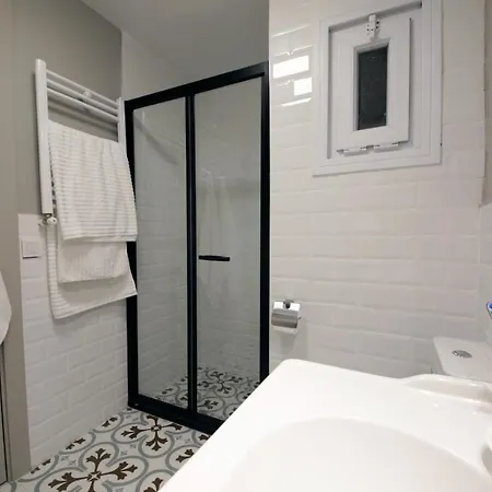 Appartement Superior Refurbished Flat In The Heart Of *